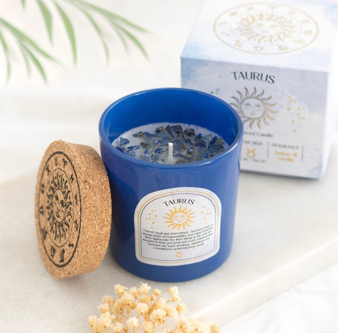 ♉ Taurus Zodiac Candle – Amber & Vanilla with Lapis Lazuli Crystals