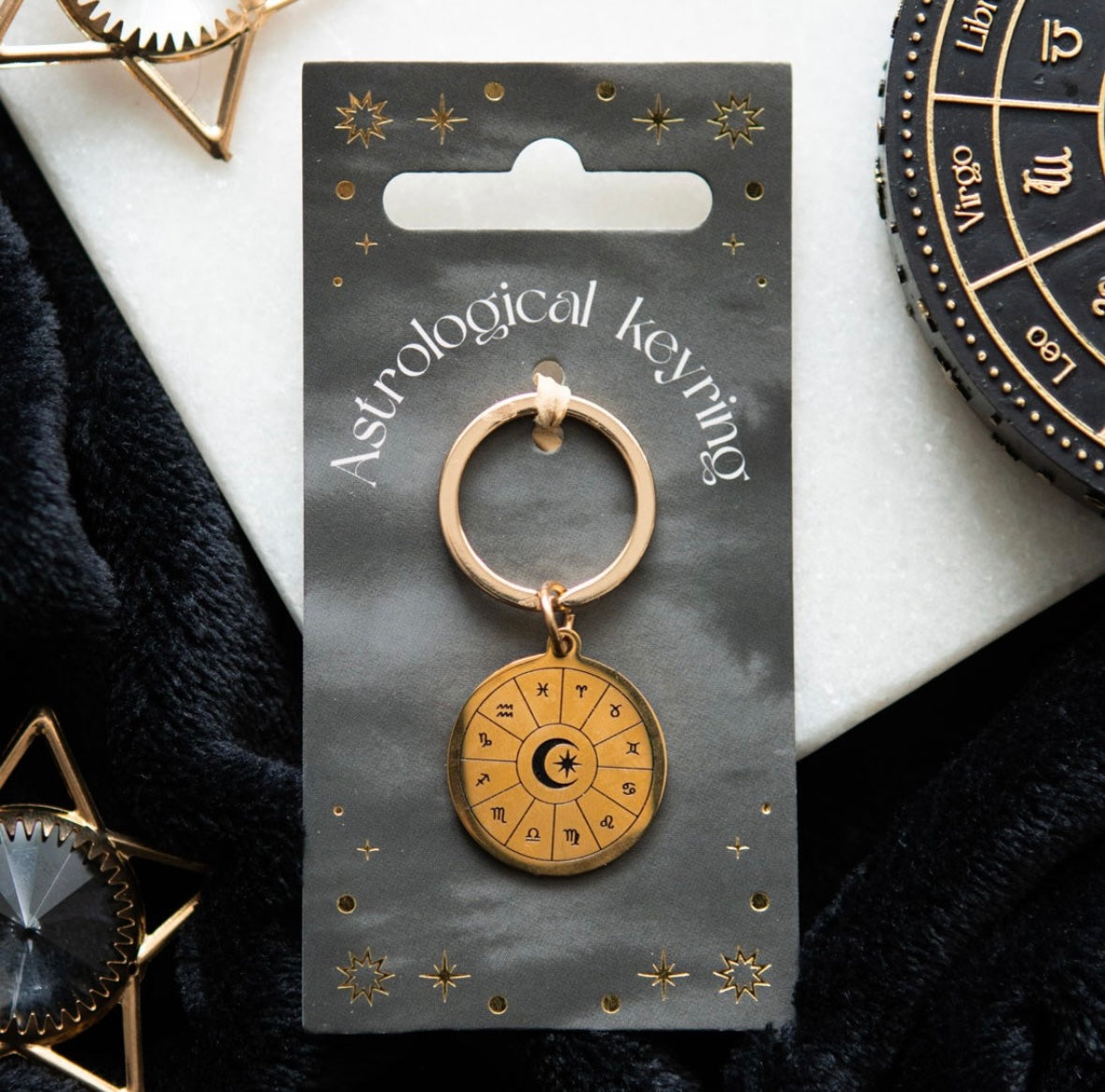 🔑 Celestial Astrology Wheel Keyring – Gold Tone Charm