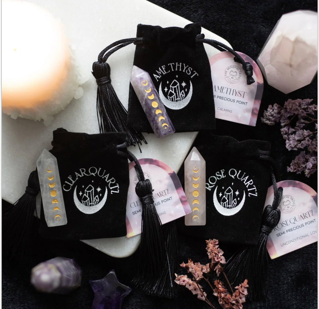 🌙 Clear Quartz Crystal Point – Moon Phase Engraving