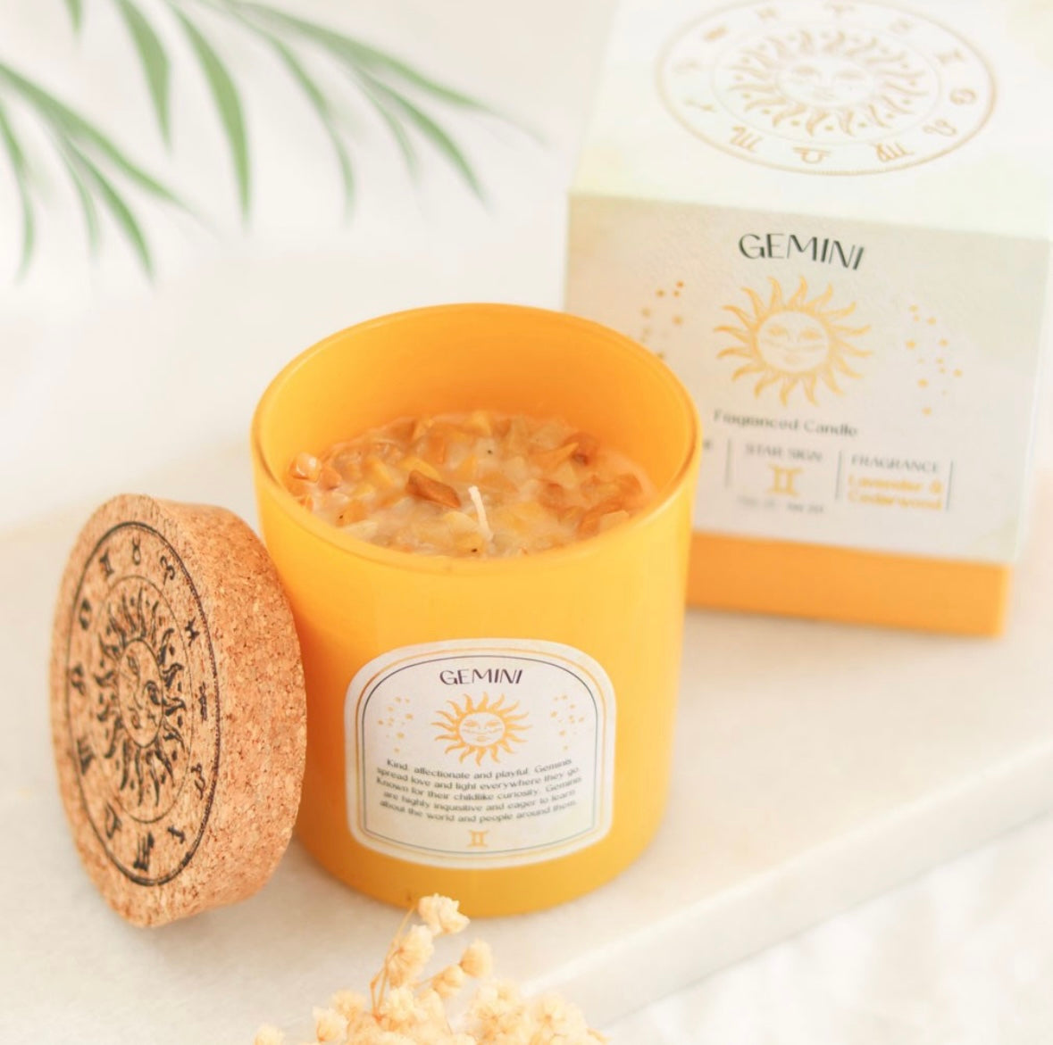 ♊ Gemini Zodiac Candle – Lavender & Cedarwood with Yellow Jade Crystals