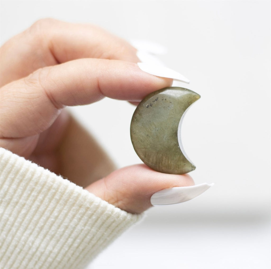 Labradorite Moon Keepsake Gift – Strength, Intuition & Protection